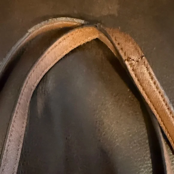 Michael Kors Jet Set Leather Multi functionTote (handles have some fraying) - Picture 4 of 9